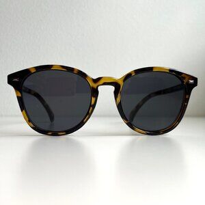 Le Specs Bandwagon Sunglasses in Syrup Tortoise | 51 mm